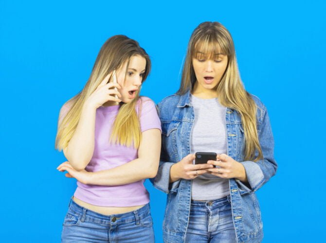 Fake Friends Exposed: Understanding the Red Flags in Your Relationships