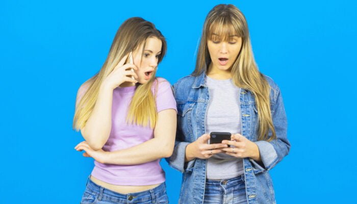 Fake Friends Exposed: Understanding the Red Flags in Your Relationships