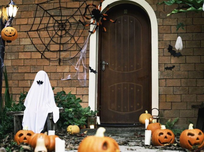 Halloween Home Décor: Transforming Your House into a Haunted Mansion