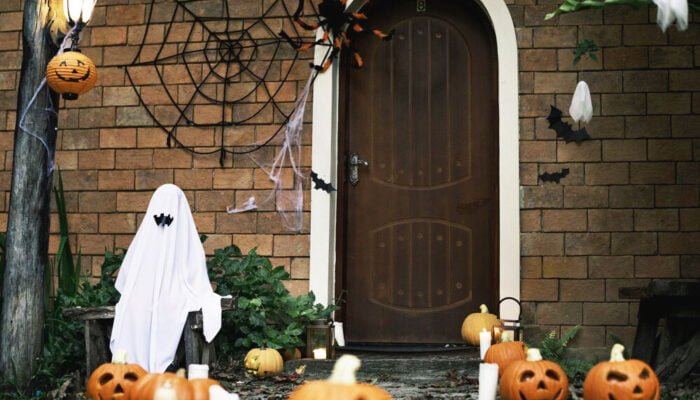 Halloween Home Décor: Transforming Your House into a Haunted Mansion