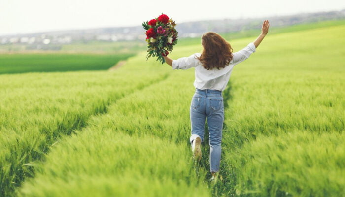 The Power of Mindfulness: Cultivating Happiness in the Present Moment