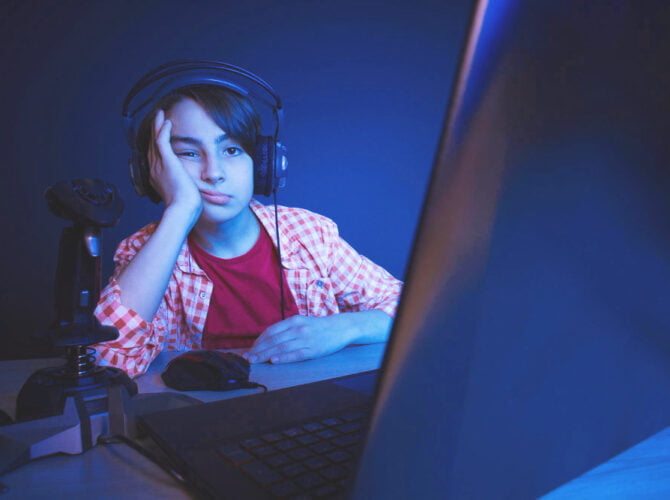 The Digital Dilemma: Unraveling the Link Between Boredom and Technology