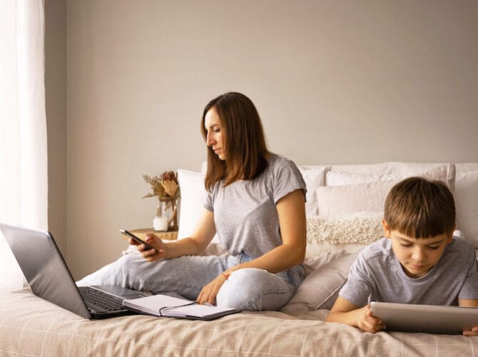 How Social Media Has Transformed Modern Parenting